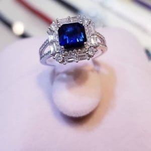 藍寶石鑽石18K白金戒指