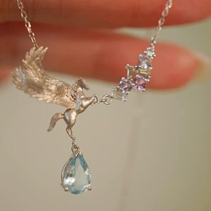 飛馬海藍寶不規則寶石及鑽石18k白金頸鏈 Horse with Wings Aquamarine Diamond 18k White Gold Necklace